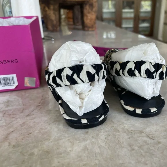 Diane Von Furstenberg black&white sandals, Size 6 - Picture 6 of 11